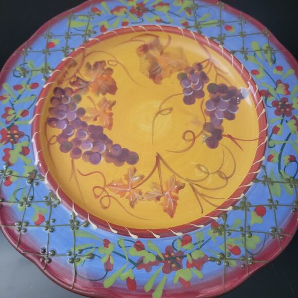 Grapes and Vines Hand Painted 8 inches in diameter Great Looking set of 2 - Picture 4 of 8